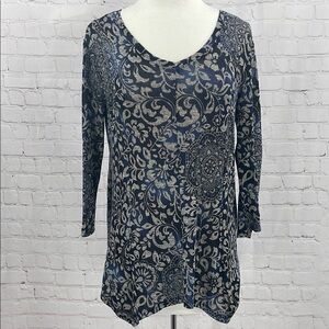 Floral Patterned Women's Top - Blue and Gray Westport Medium Handkerchief Hem V